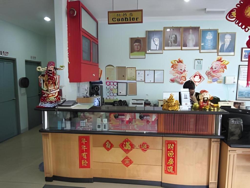 Hotel Hung Hung Kuching Extérieur photo
