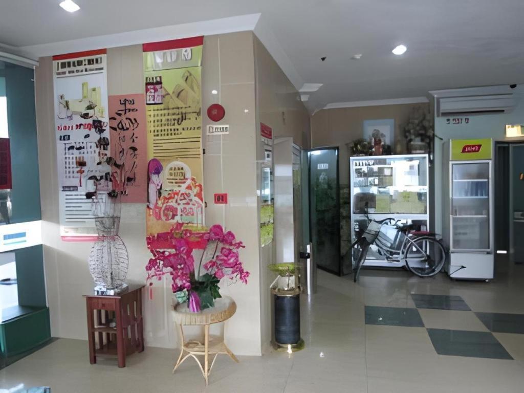 Hotel Hung Hung Kuching Extérieur photo